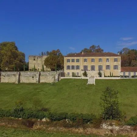 Larroque-sur-l'osse Sleeps 8 With Pool 빌라