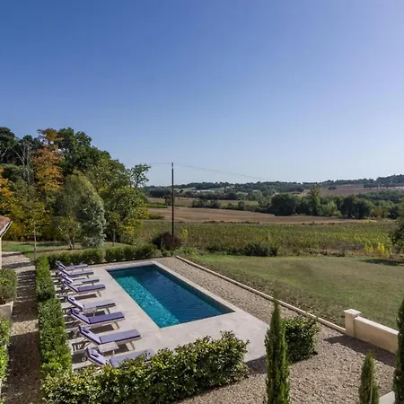 Larroque-sur-l'osse Sleeps 8 With Pool