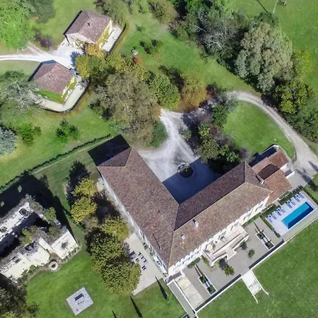 Larroque-sur-l'osse Sleeps 8 With Pool