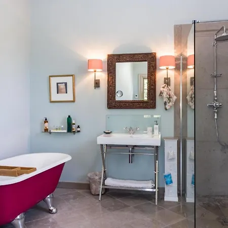 Larroque-sur-l'osse Sleeps 8 With Pool