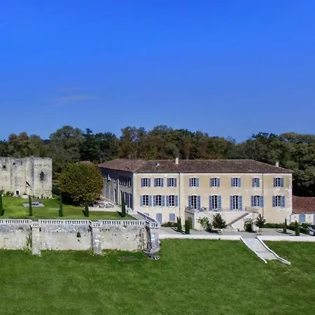 Larroque-sur-l'osse Sleeps 8 With Pool